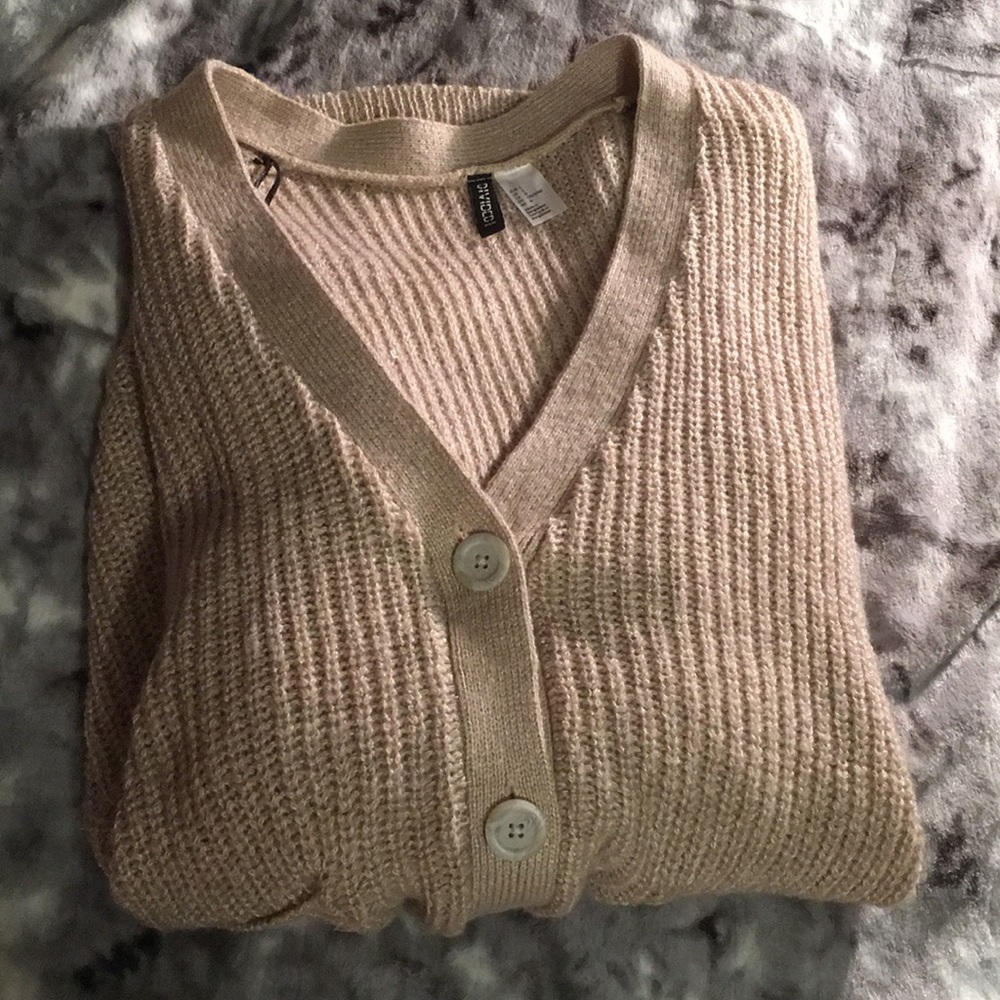 H&M beige sweater